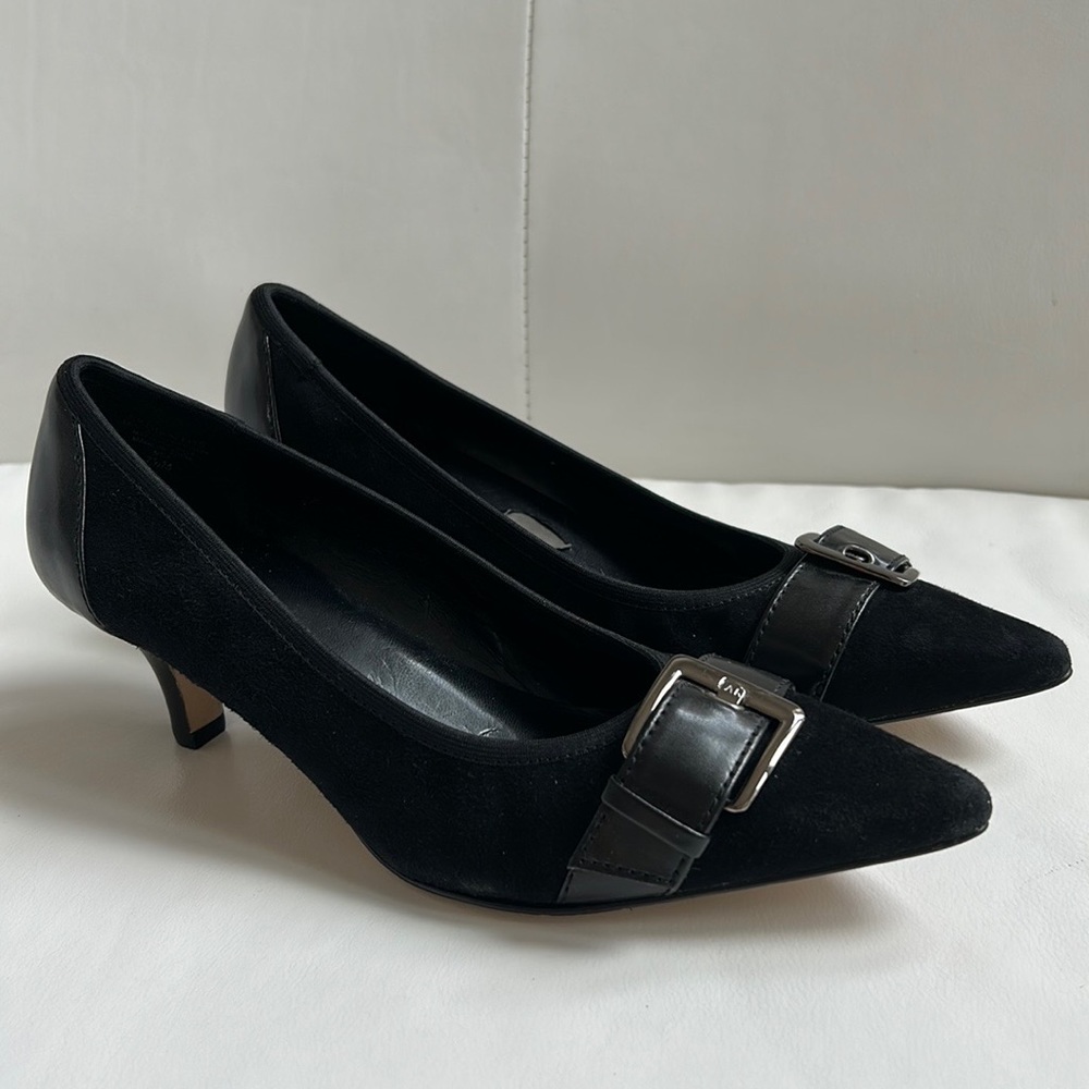 Ann Klein Black Suede Buckle Pumps 7.5 M